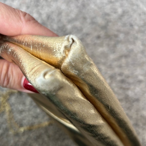 Mardane Vintage Metallic Gold Glam Purse with Chain Strap and Flip Mirror - Picture 9 of 10